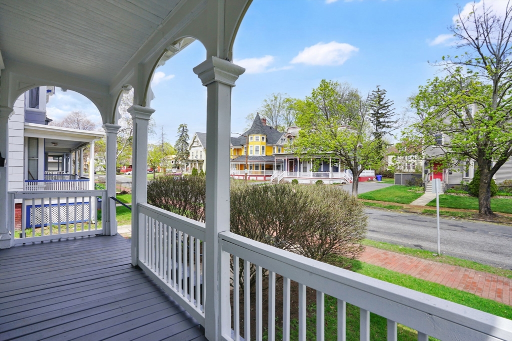 52 Thompson Street Springfield, MA 01109 - Photo 8 of 37