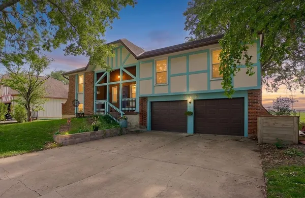 $335,000 | 318 North Cherry Street, Gardner, KS 66030