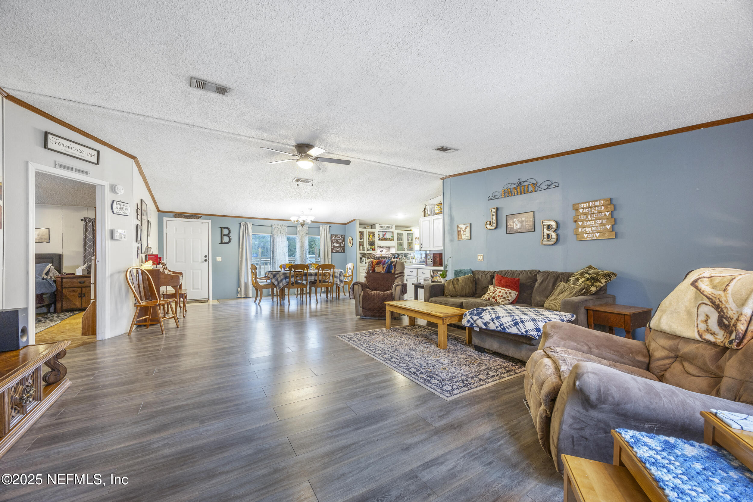15804 Dusty Road Jacksonville, FL 32234 - Photo 5 of 25 Living Room