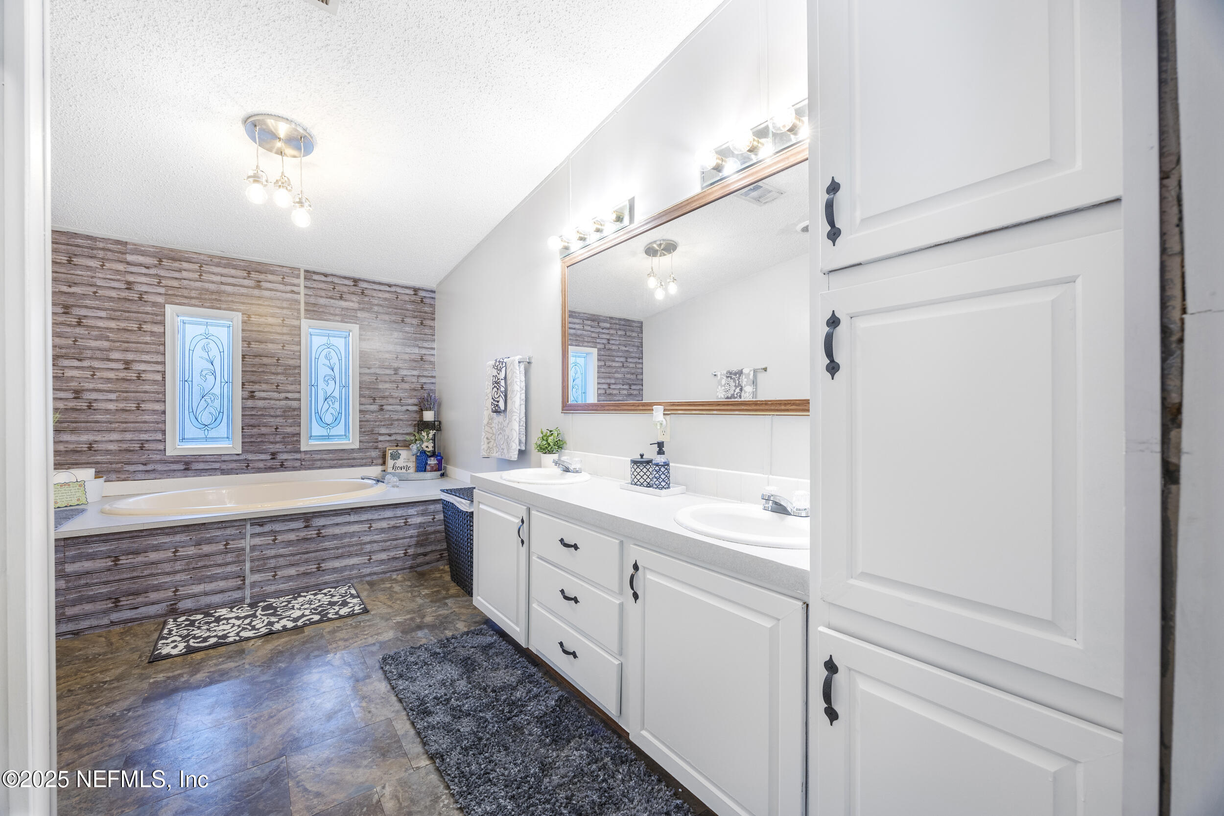 15804 Dusty Road Jacksonville, FL 32234 - Photo 10 of 25 Primary Bath