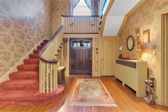 a view of entryway with a front door