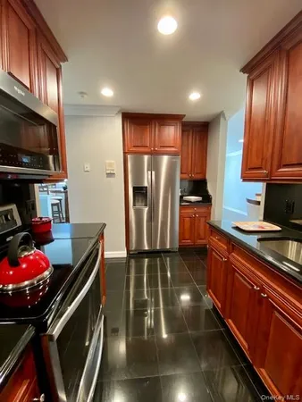 $2,975 | 320 Adams Way, Unit 320, Sayville, NY 11782