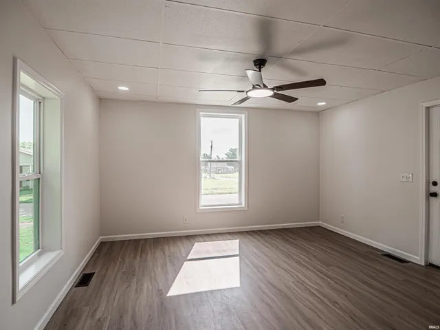 $134,800 | 718 Illinois Street, Bicknell, IN 47512