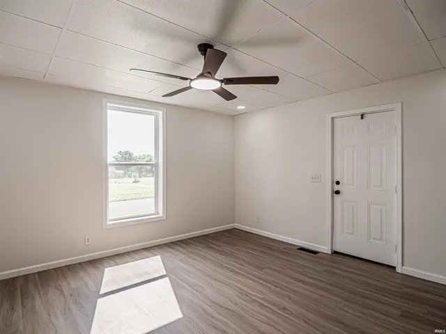 $134,800 | 718 Illinois Street, Bicknell, IN 47512