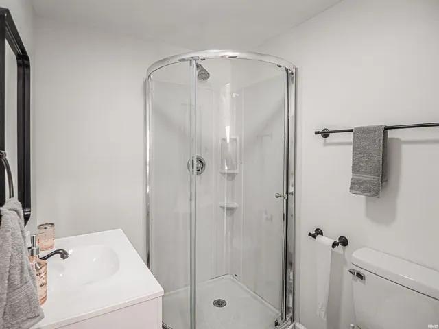 $134,800 | 718 Illinois Street, Bicknell, IN 47512