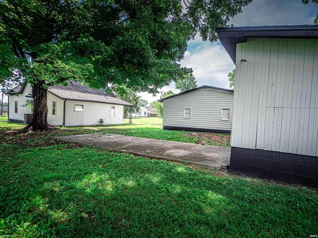 $134,800 | 718 Illinois Street, Bicknell, IN 47512