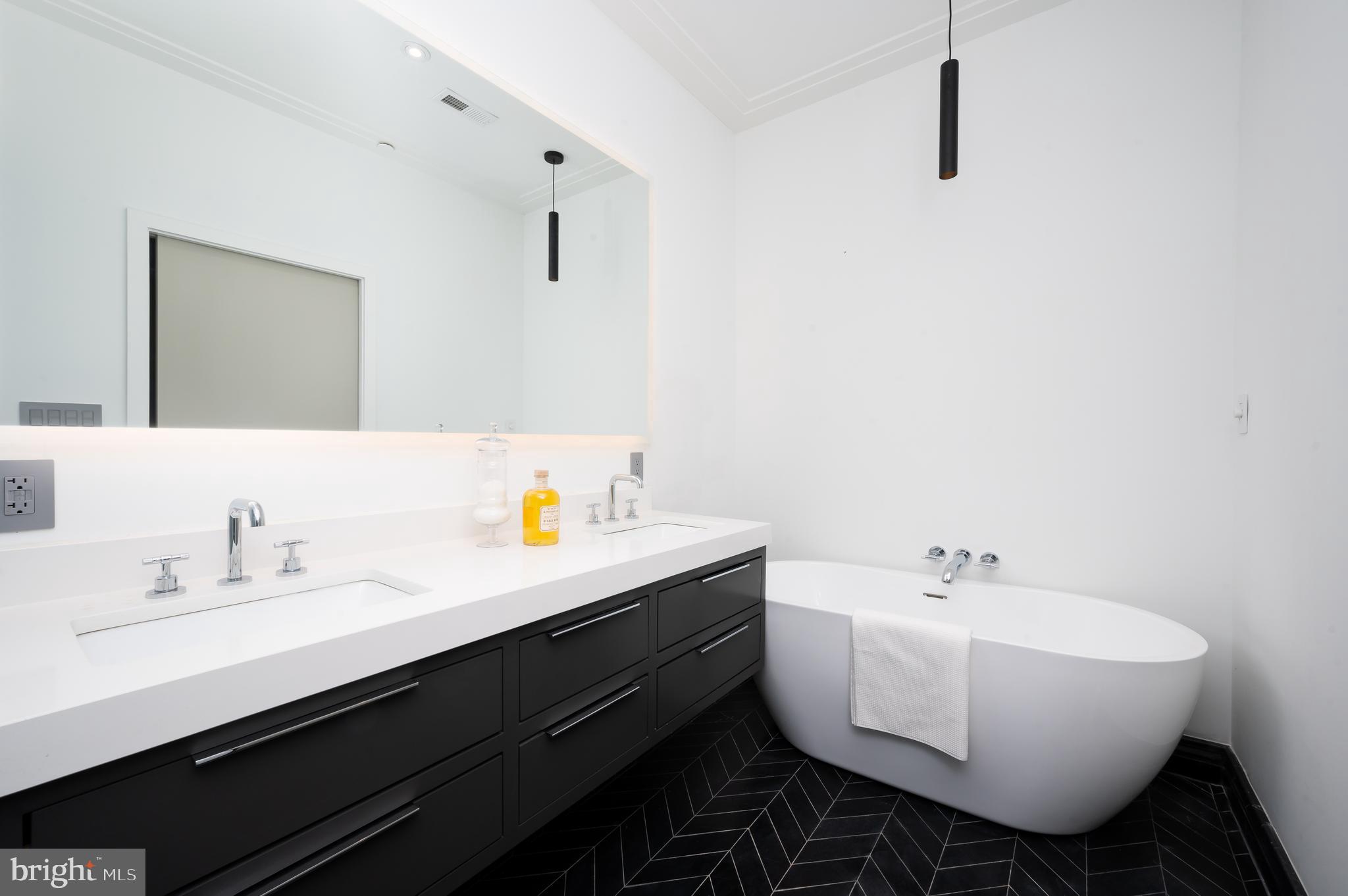 436 Q Street Northwest, Unit 1 Washington, DC 20001 - Photo 9 of 24