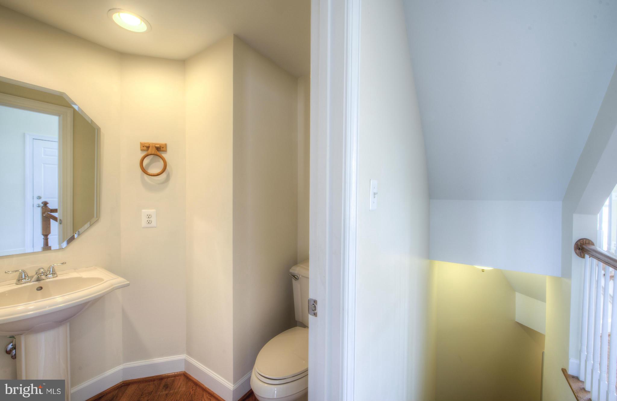4035 Sapling Way Triangle, VA 22172 - Photo 13 of 30 Main Level half bath