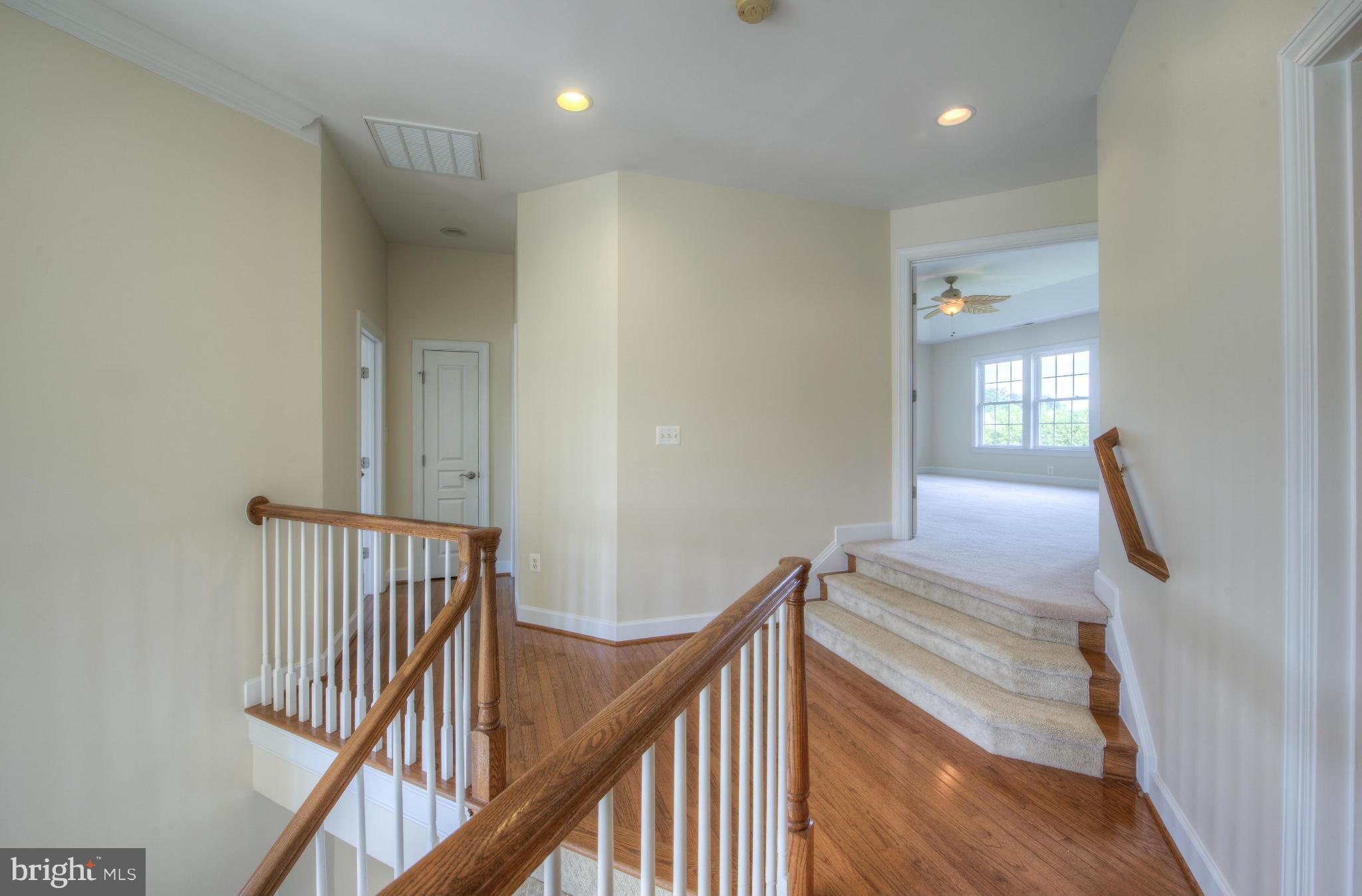 4035 Sapling Way Triangle, VA 22172 - Photo 15 of 30 Upper Hall