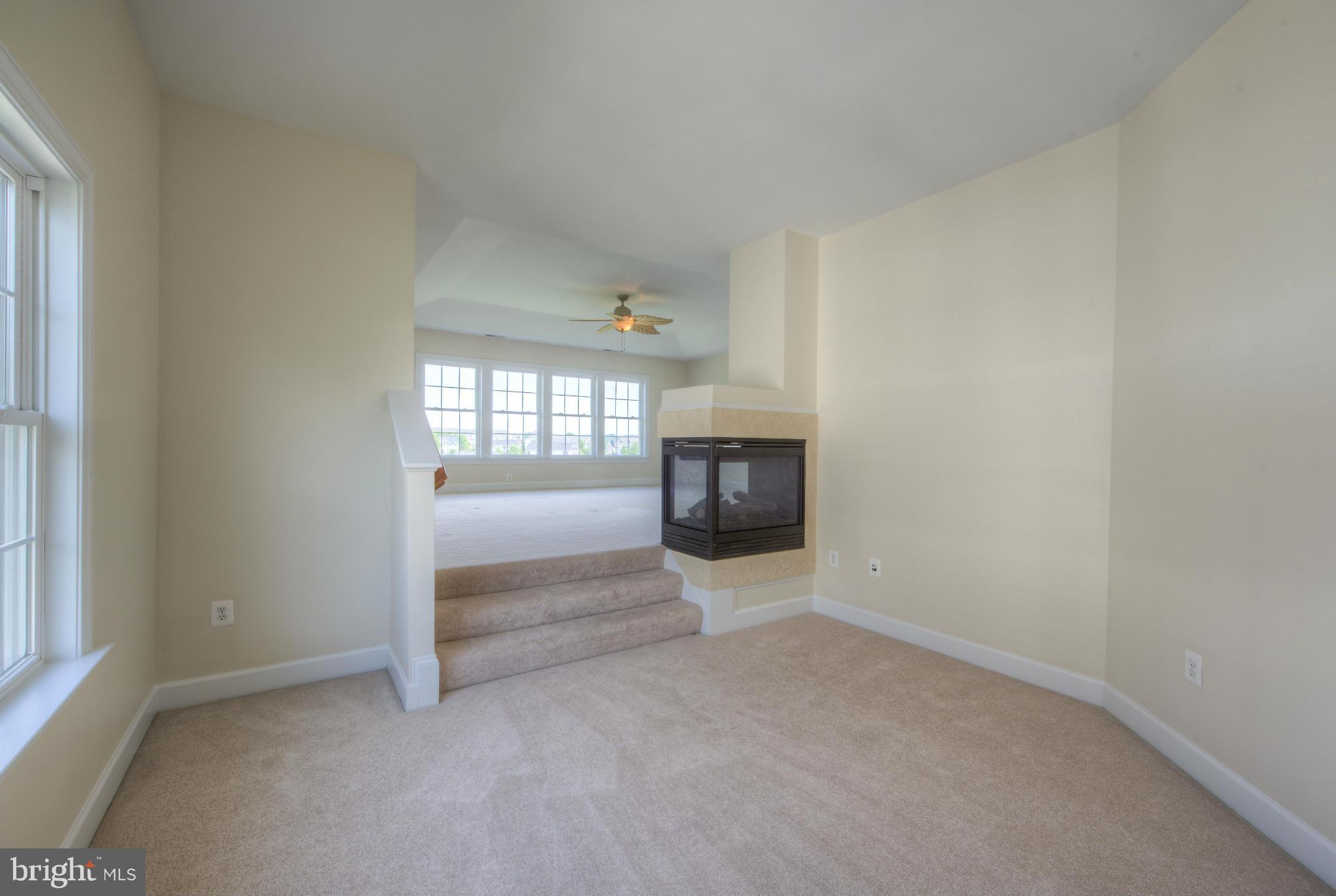 4035 Sapling Way Triangle, VA 22172 - Photo 17 of 30 Sitting Room