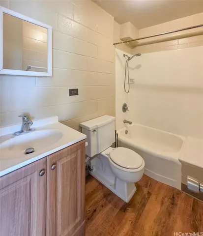 $1,700 | 526 North School Street, Unit 202, Honolulu, HI 96817