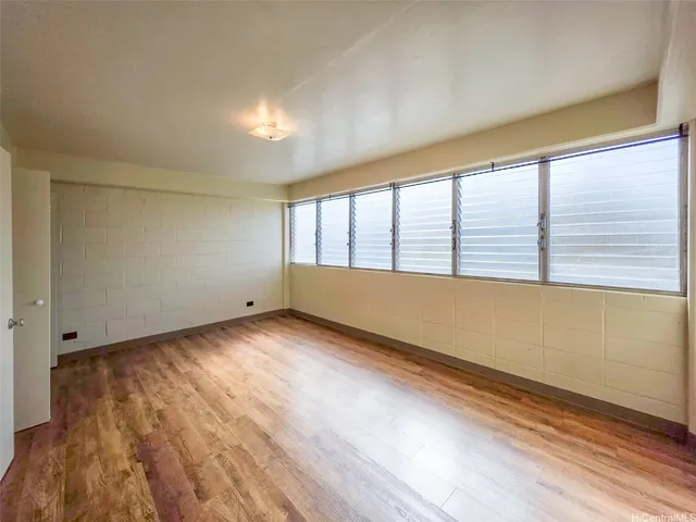$1,700 | 526 North School Street, Unit 202, Honolulu, HI 96817