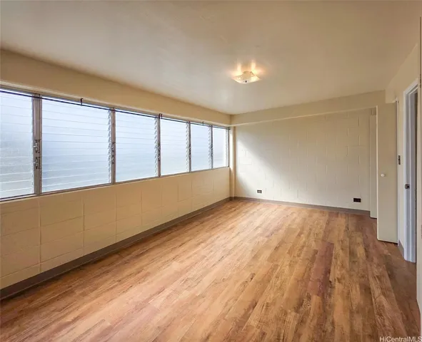 $1,700 | 526 North School Street, Unit 202, Honolulu, HI 96817