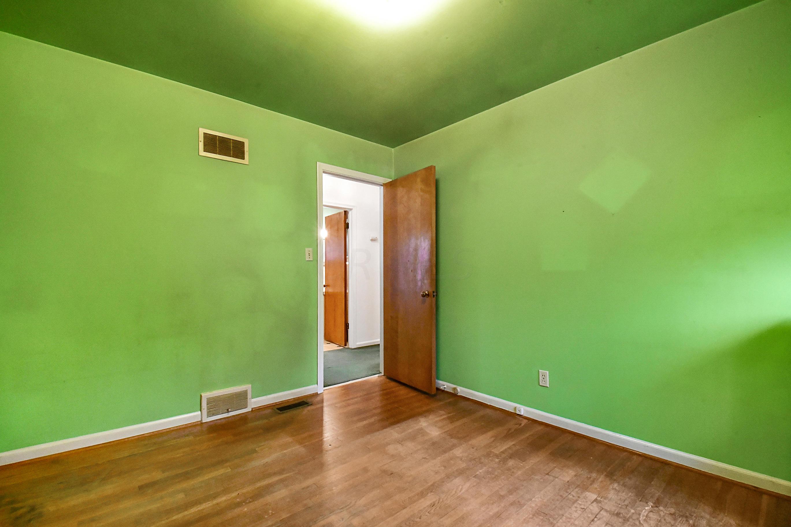 40 North Gould Road Columbus, OH 43209 - Photo 13 of 23