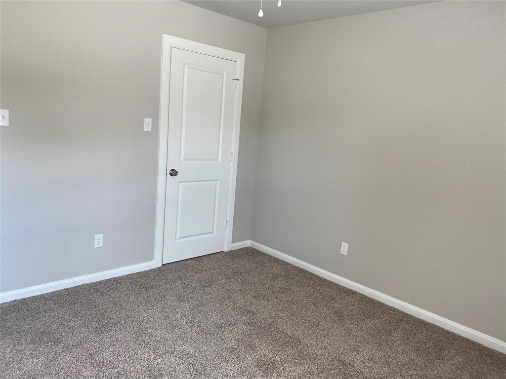 313 East Nelson Street Denison, TX 75021 - Photo 10 of 22