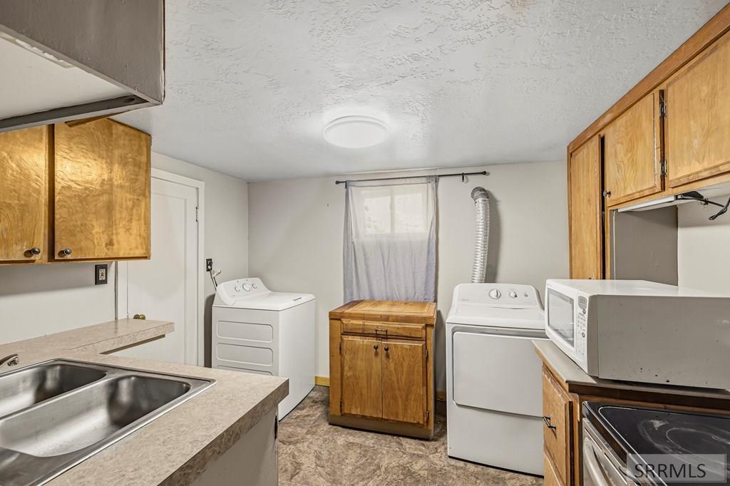 149 East Main Street St. Anthony, ID 83445 - Photo 27 of 33 Basement Kitchen