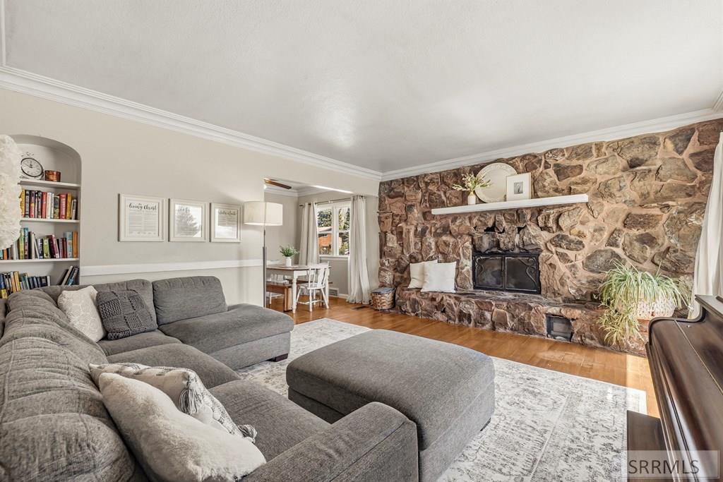 149 East Main Street St. Anthony, ID 83445 - Photo 7 of 33 Living Room