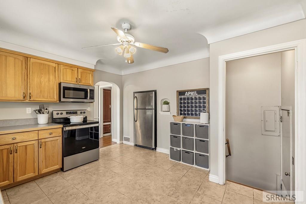 149 East Main Street St. Anthony, ID 83445 - Photo 9 of 33 Kitchen