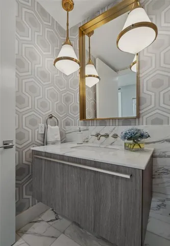 $1,035,000 | 3130 North Harwood Street, Unit 905, Dallas, TX 75201