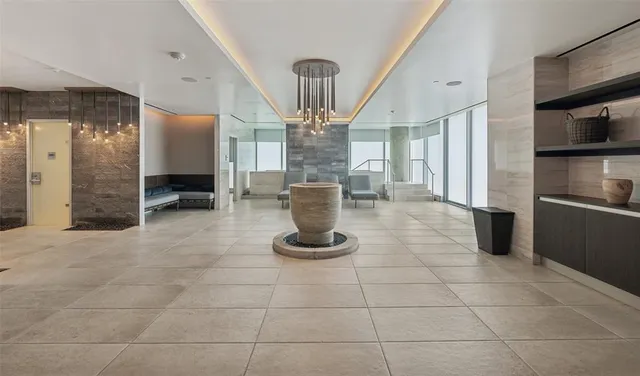 $1,035,000 | 3130 North Harwood Street, Unit 905, Dallas, TX 75201