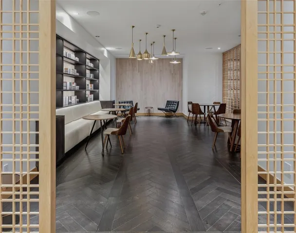 $1,035,000 | 3130 North Harwood Street, Unit 905, Dallas, TX 75201