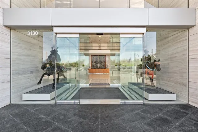 $1,035,000 | 3130 North Harwood Street, Unit 905, Dallas, TX 75201