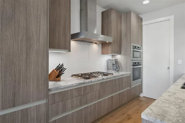 $1,035,000 | 3130 North Harwood Street, Unit 905, Dallas, TX 75201