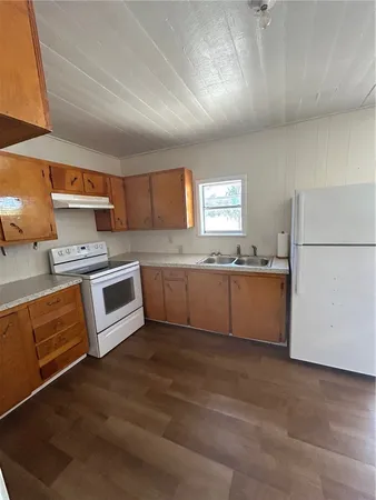 $850 | 302 Southeast 2nd Street, Premont, TX 78375
