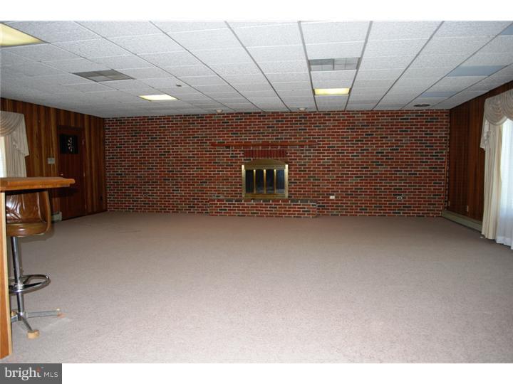 25 Keller Road Newark, DE 19713 - Photo 7 of 20 Family Room
