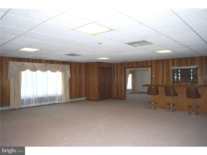 25 Keller Road Newark, DE 19713 - Photo 8 of 20 Family Room