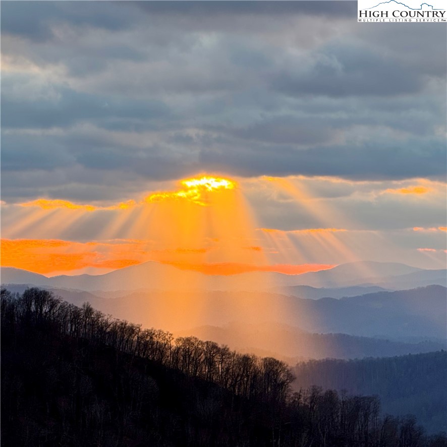 635 Acorn Road Zionville, NC 28698 - Photo 8 of 50