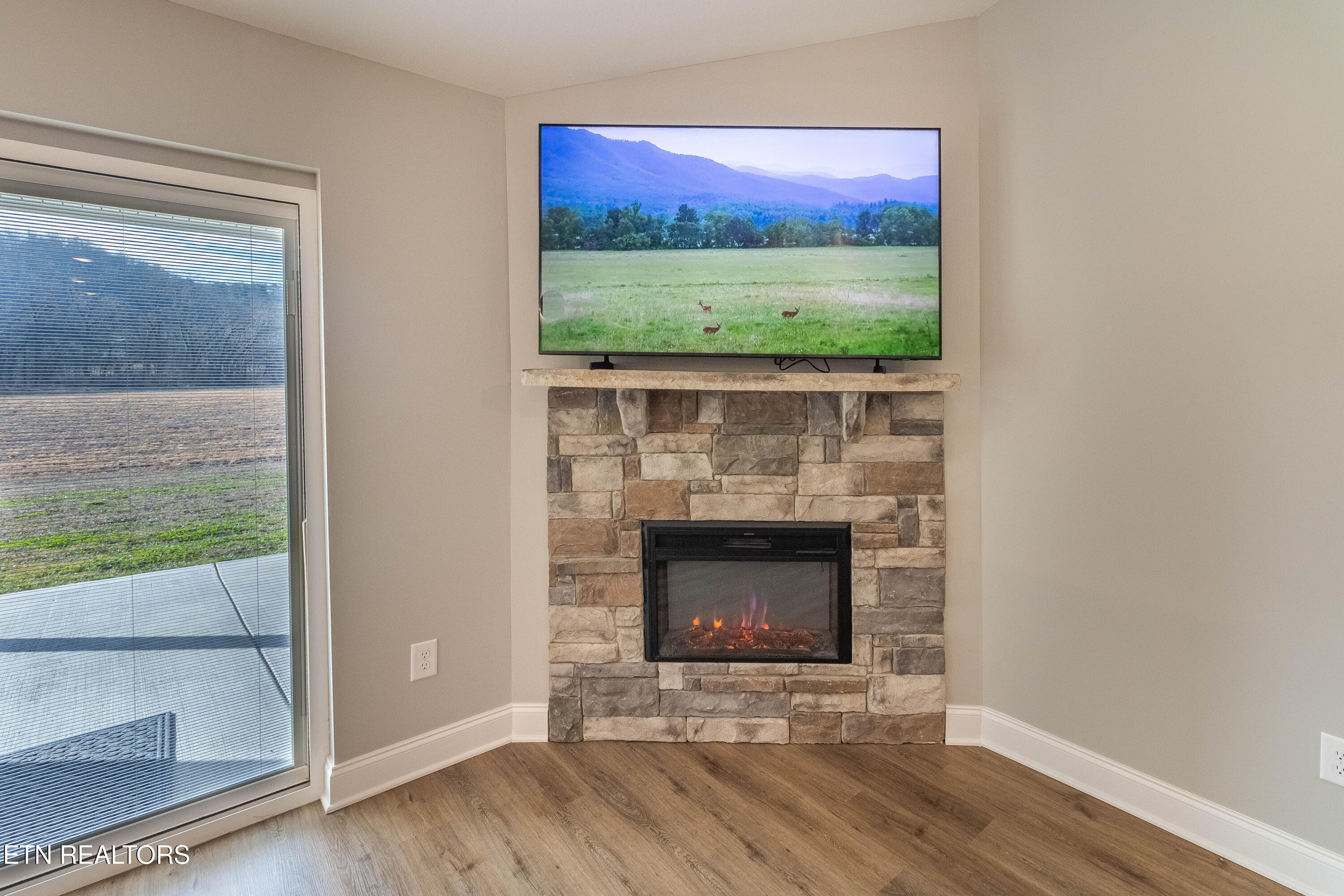 712 Snowflower Circle Pigeon Forge, TN 37863 - Photo 18 of 52 IMG_3463-HDR