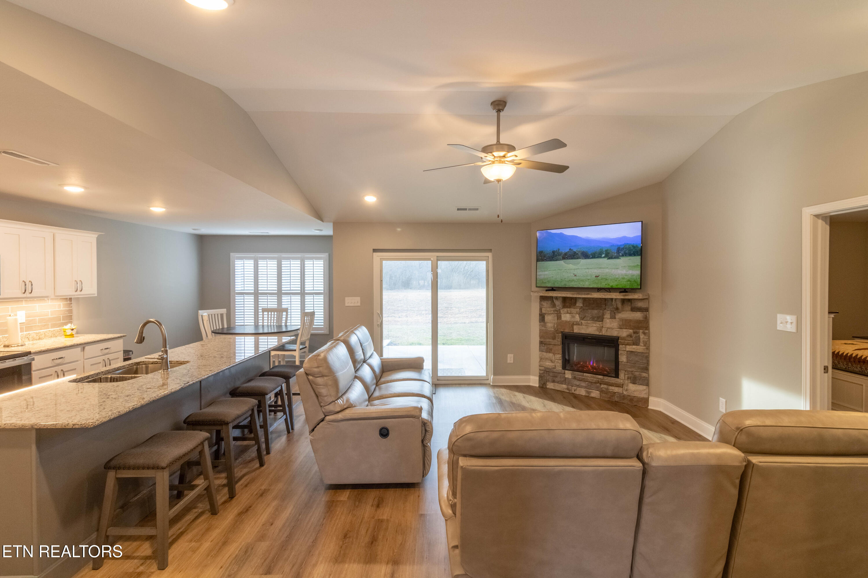 712 Snowflower Circle Pigeon Forge, TN 37863 - Photo 2 of 52 IMG_3655-HDR