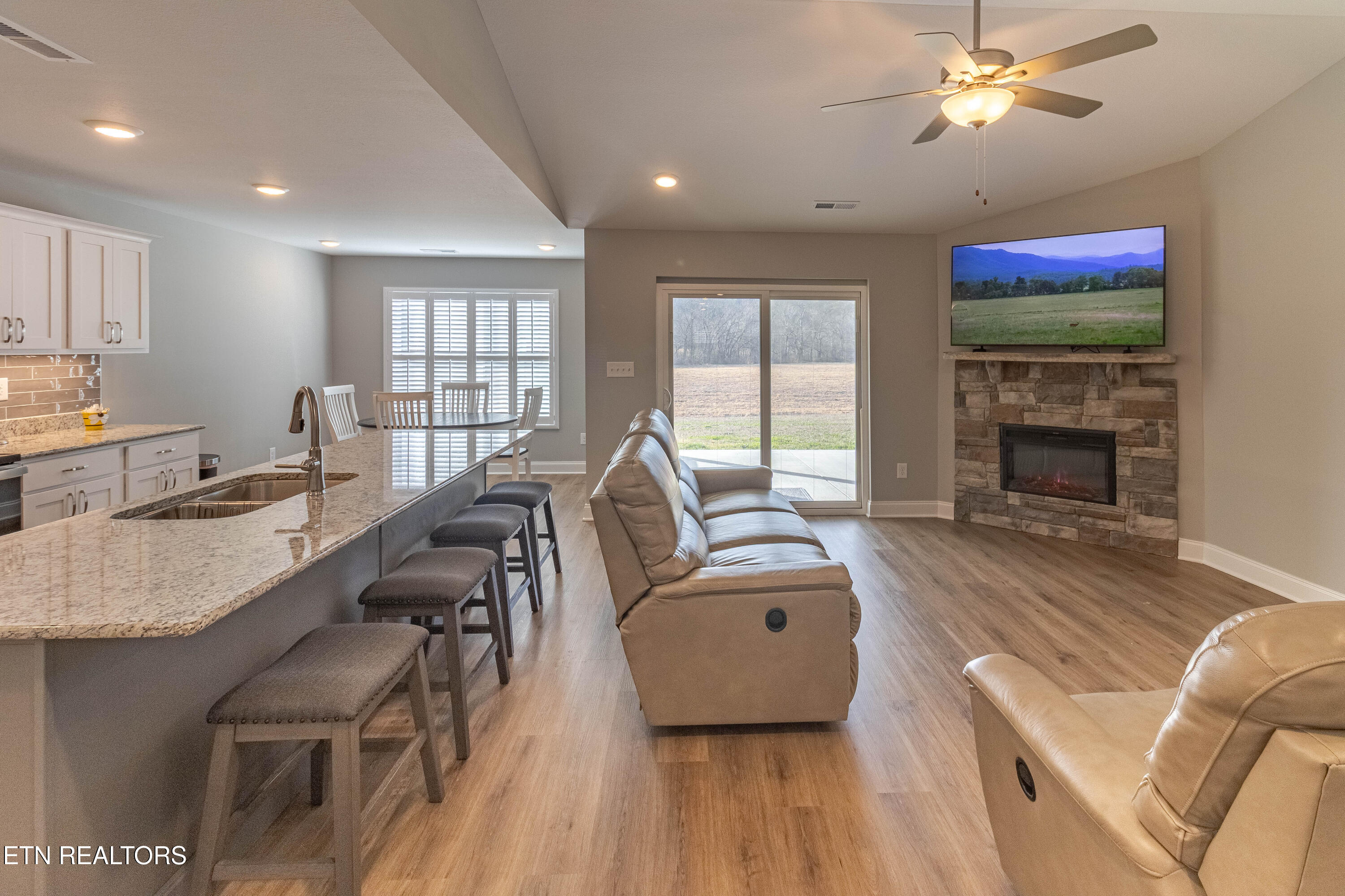 712 Snowflower Circle Pigeon Forge, TN 37863 - Photo 25 of 52 IMG_3484-HDR