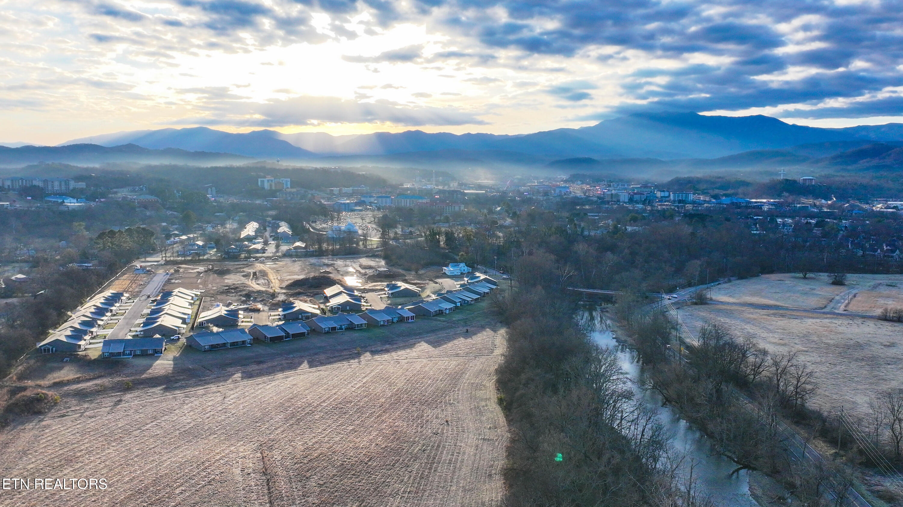 712 Snowflower Circle Pigeon Forge, TN 37863 - Photo 5 of 52 DJI_20260121085020_0505_D