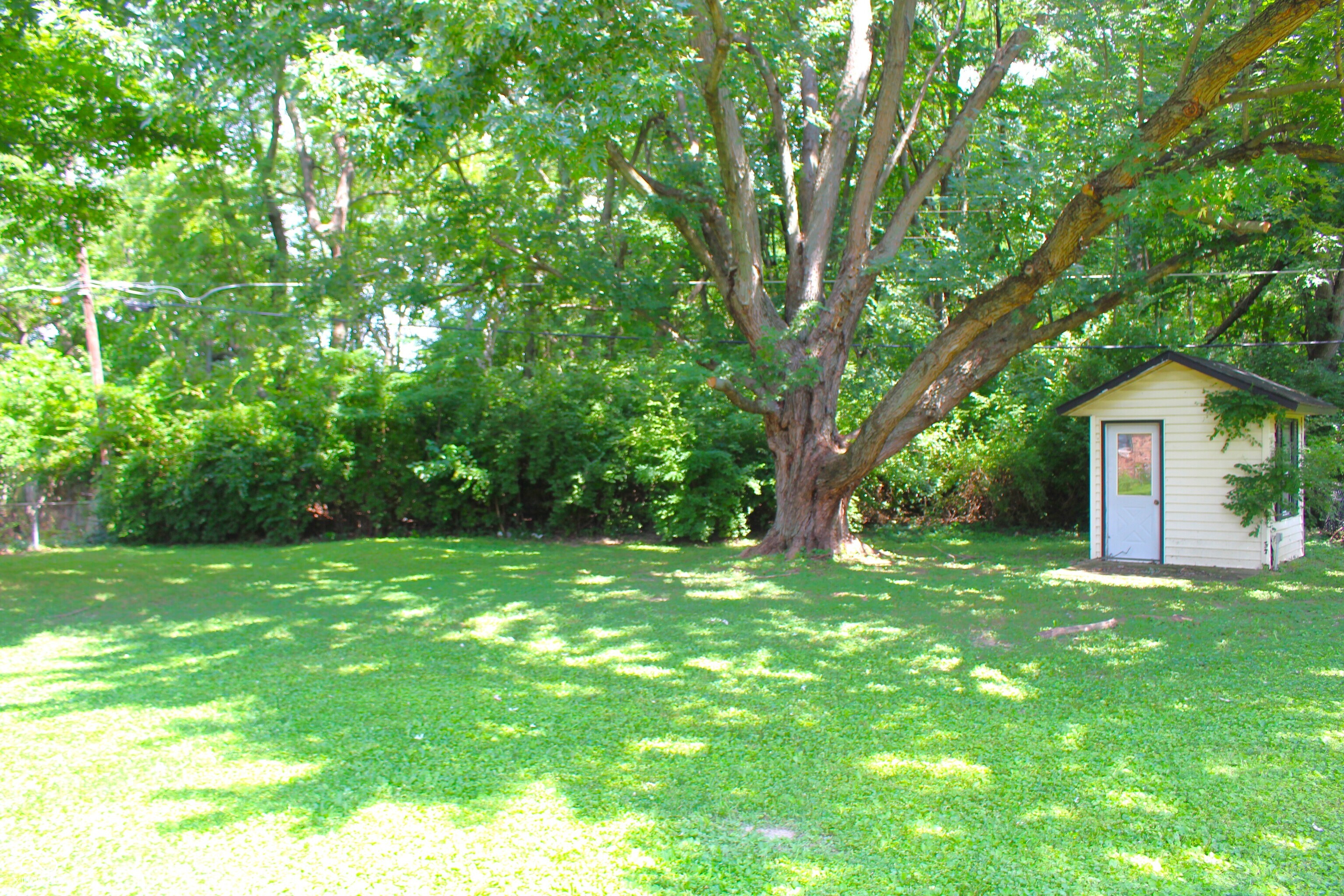 310 Stoner Drive Anderson, IN 46013 - Photo 2 of 11