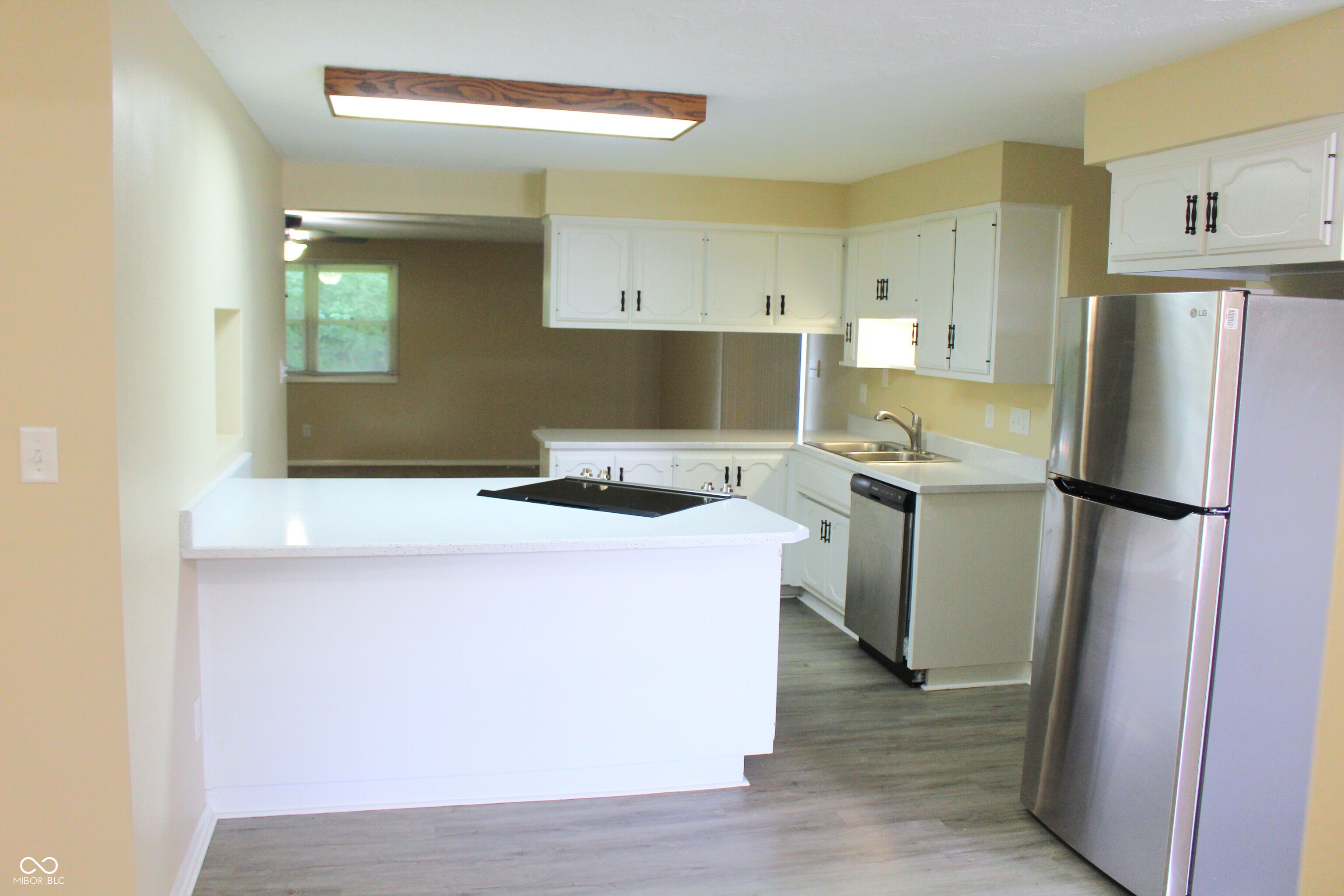 310 Stoner Drive Anderson, IN 46013 - Photo 4 of 11