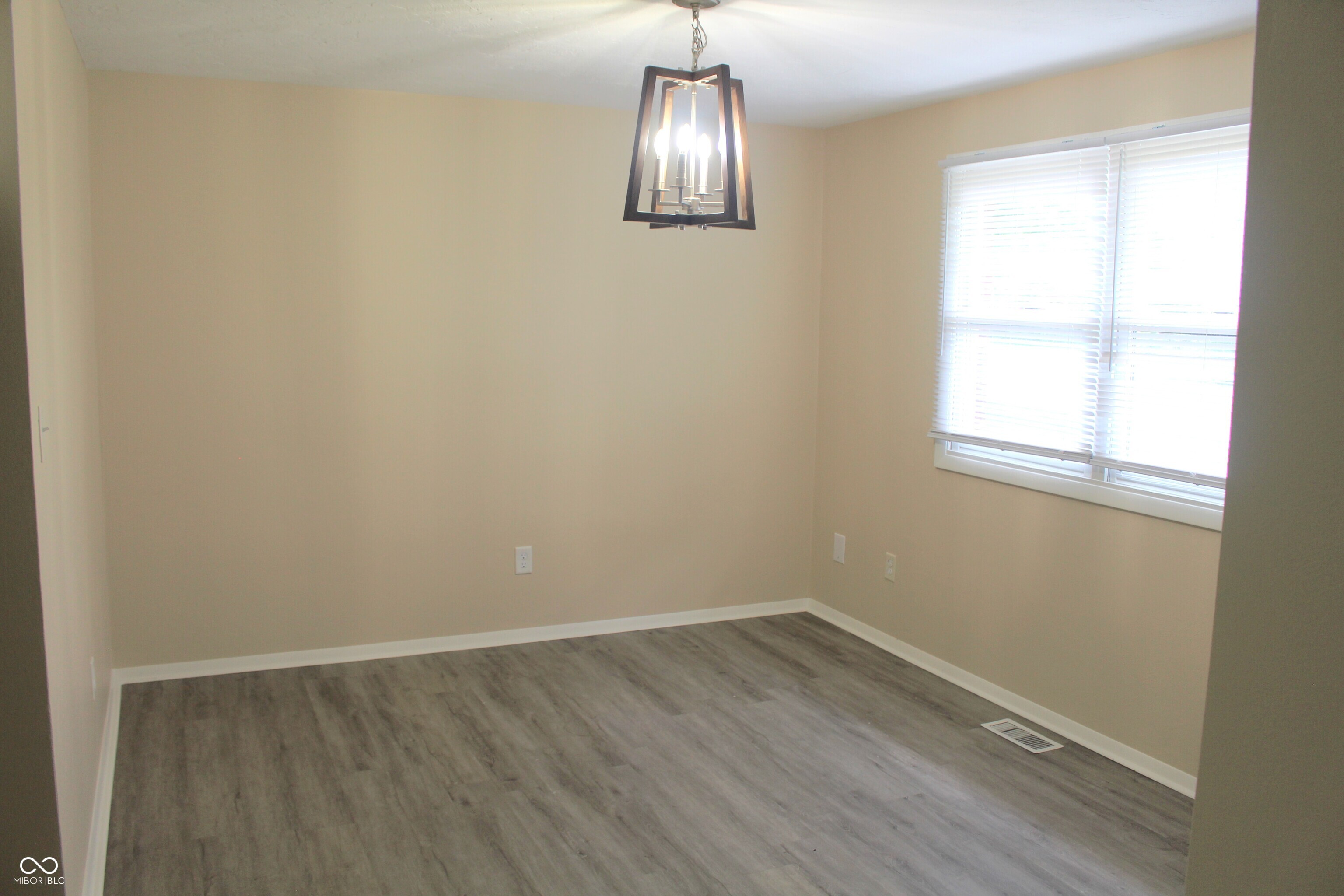 310 Stoner Drive Anderson, IN 46013 - Photo 5 of 11