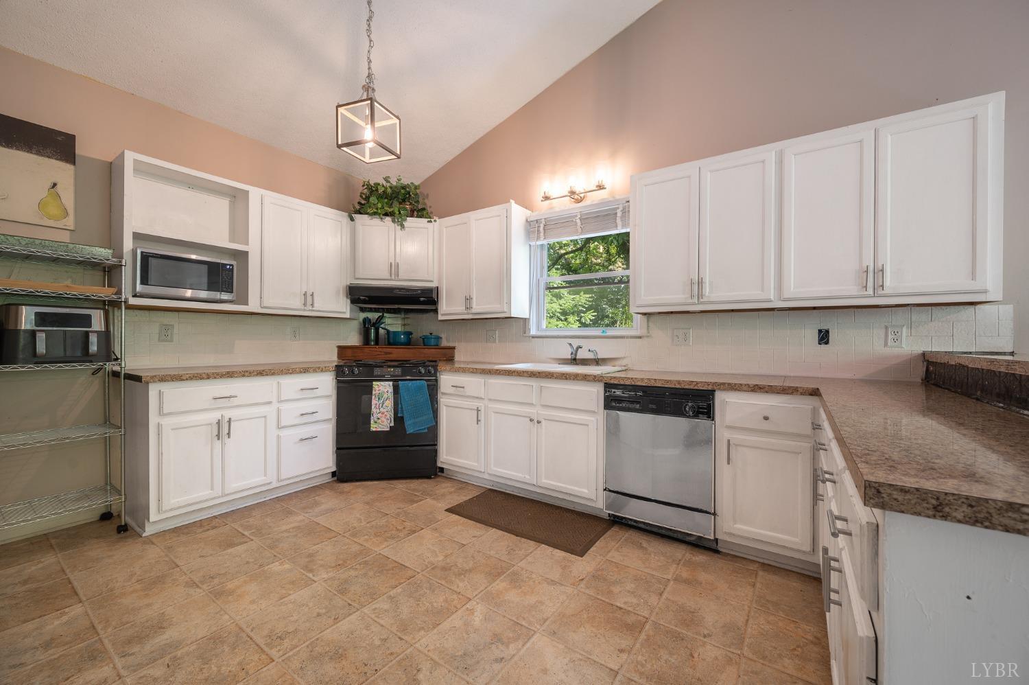 2632 Circle Road Lynchburg, VA 24501 - Photo 17 of 30 Gallery Image 17