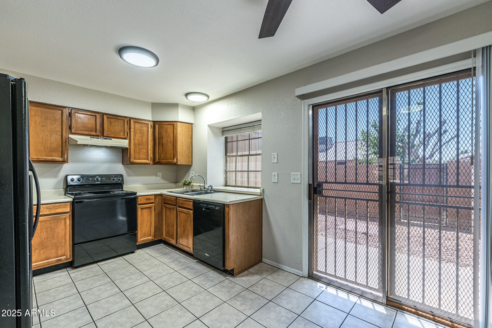 8111 West Wacker Road, Unit 94 Peoria, AZ 85381 - Photo 8 of 23 DSC_1152-HDR