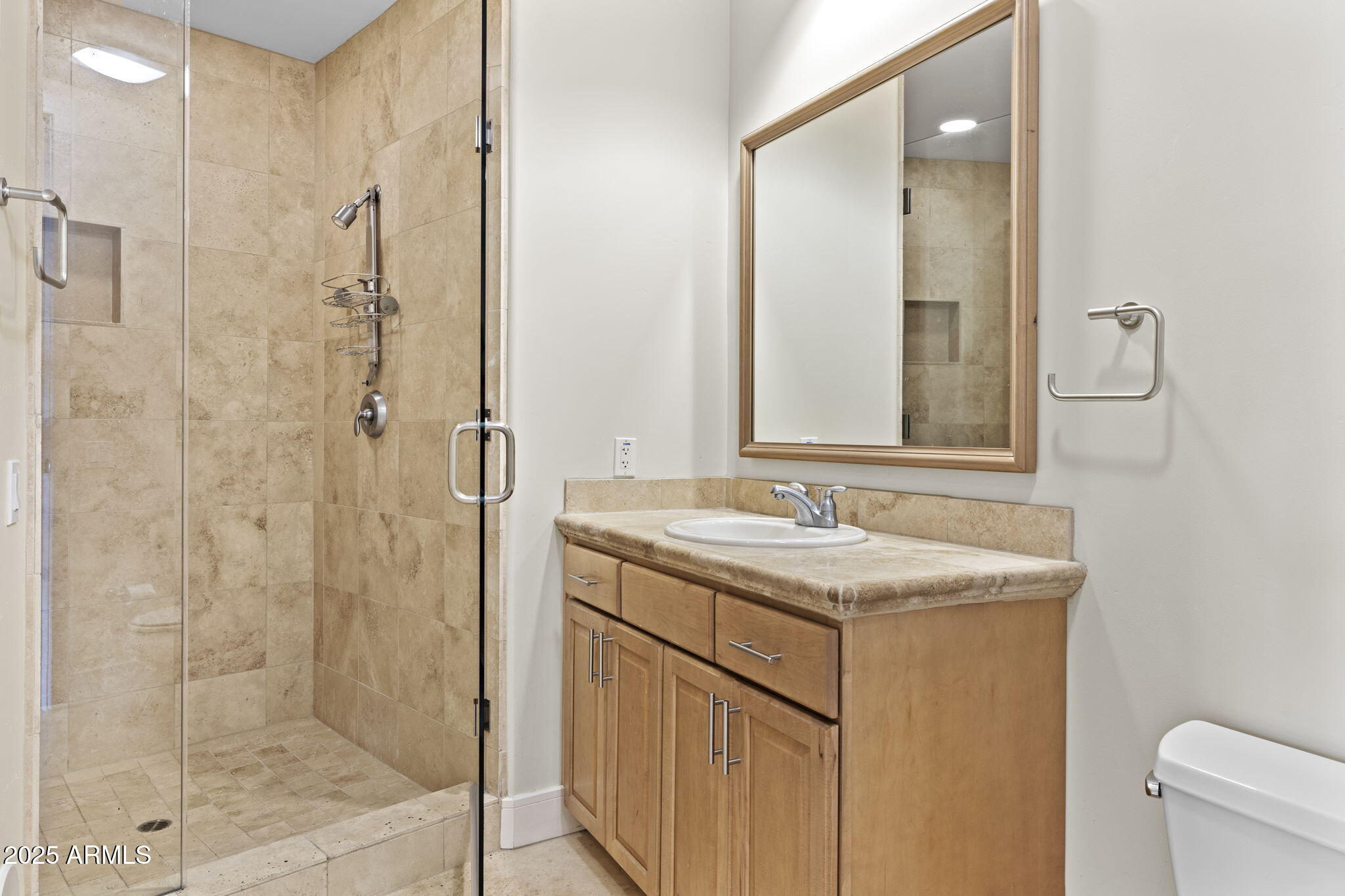 2211 East Camelback Road, Unit 201 Phoenix, AZ 85016 - Photo 23 of 42 GUEST ENSUITE BATHROOM