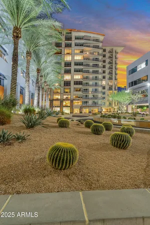 $1,350,000 | 2211 East Camelback Road, Unit 201, Phoenix, AZ 85016