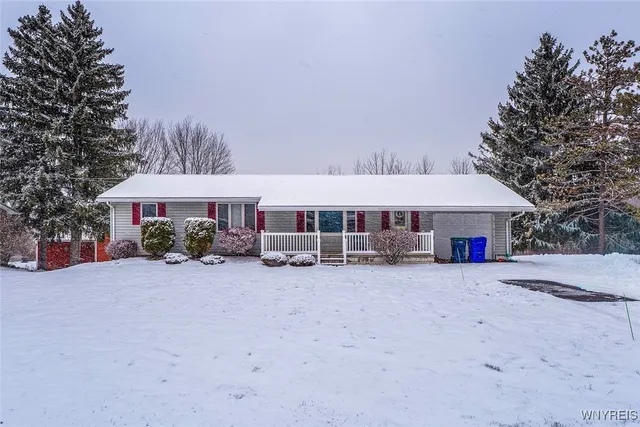 $299,900 | 4797 Beach Ridge Road, Pendleton, NY 14094