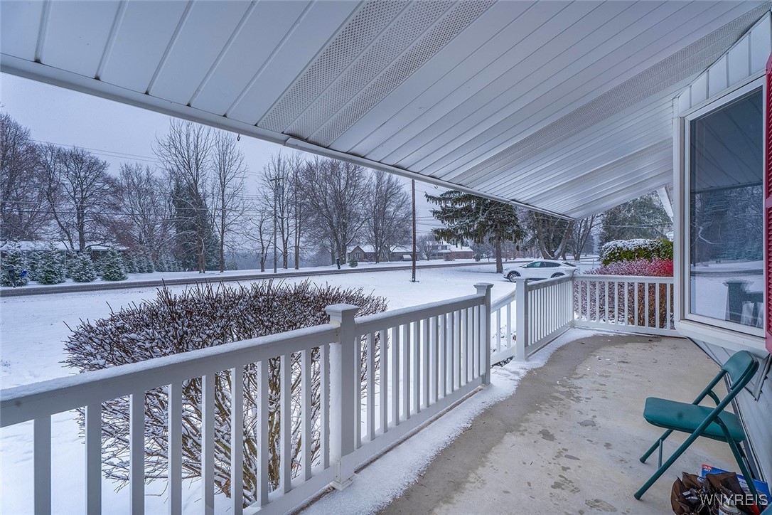 4797 Beach Ridge Road Pendleton, NY 14094 - Photo 2 of 28