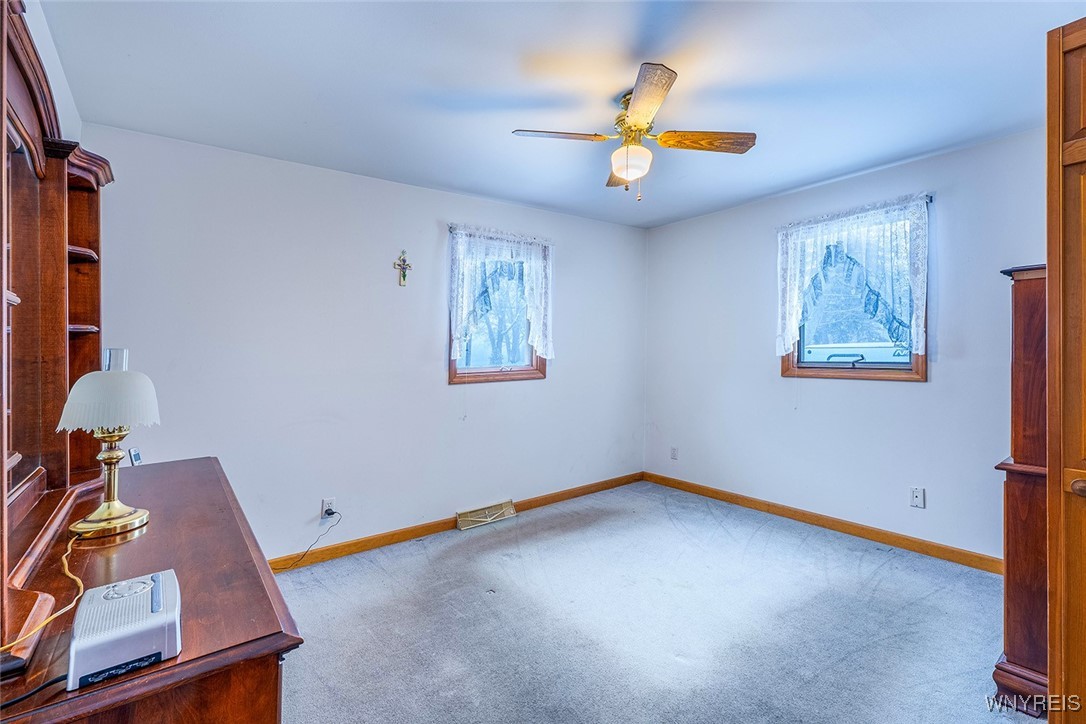 4797 Beach Ridge Road Pendleton, NY 14094 - Photo 10 of 28 First Floor 1 Bedroom