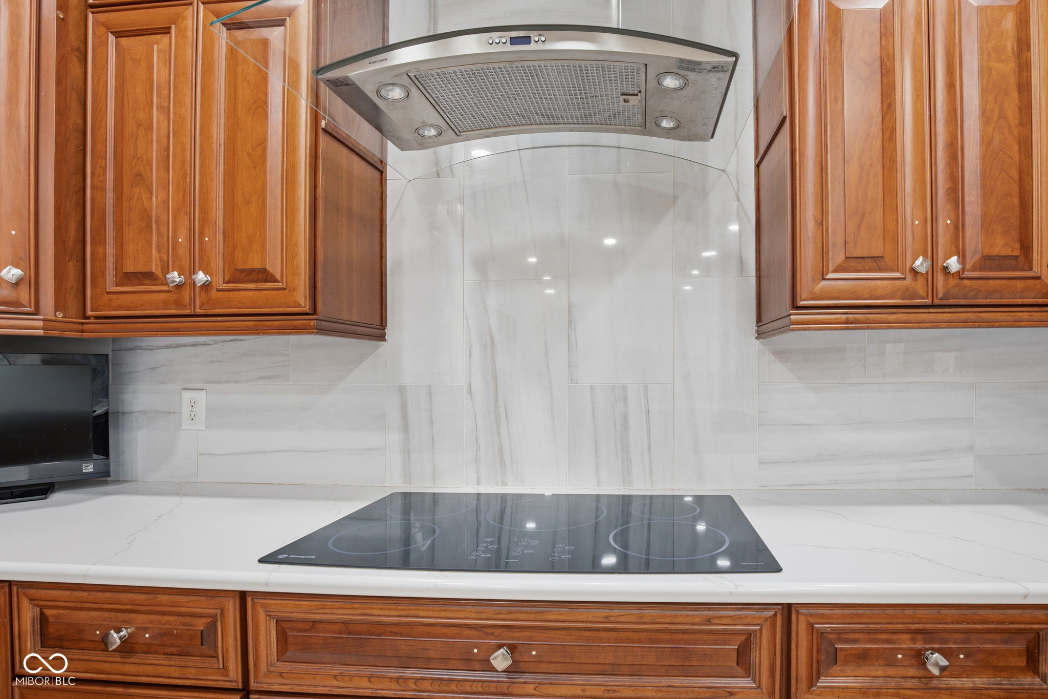 5717 Fall Creek Road Indianapolis, IN 46220 - Photo 18 of 76