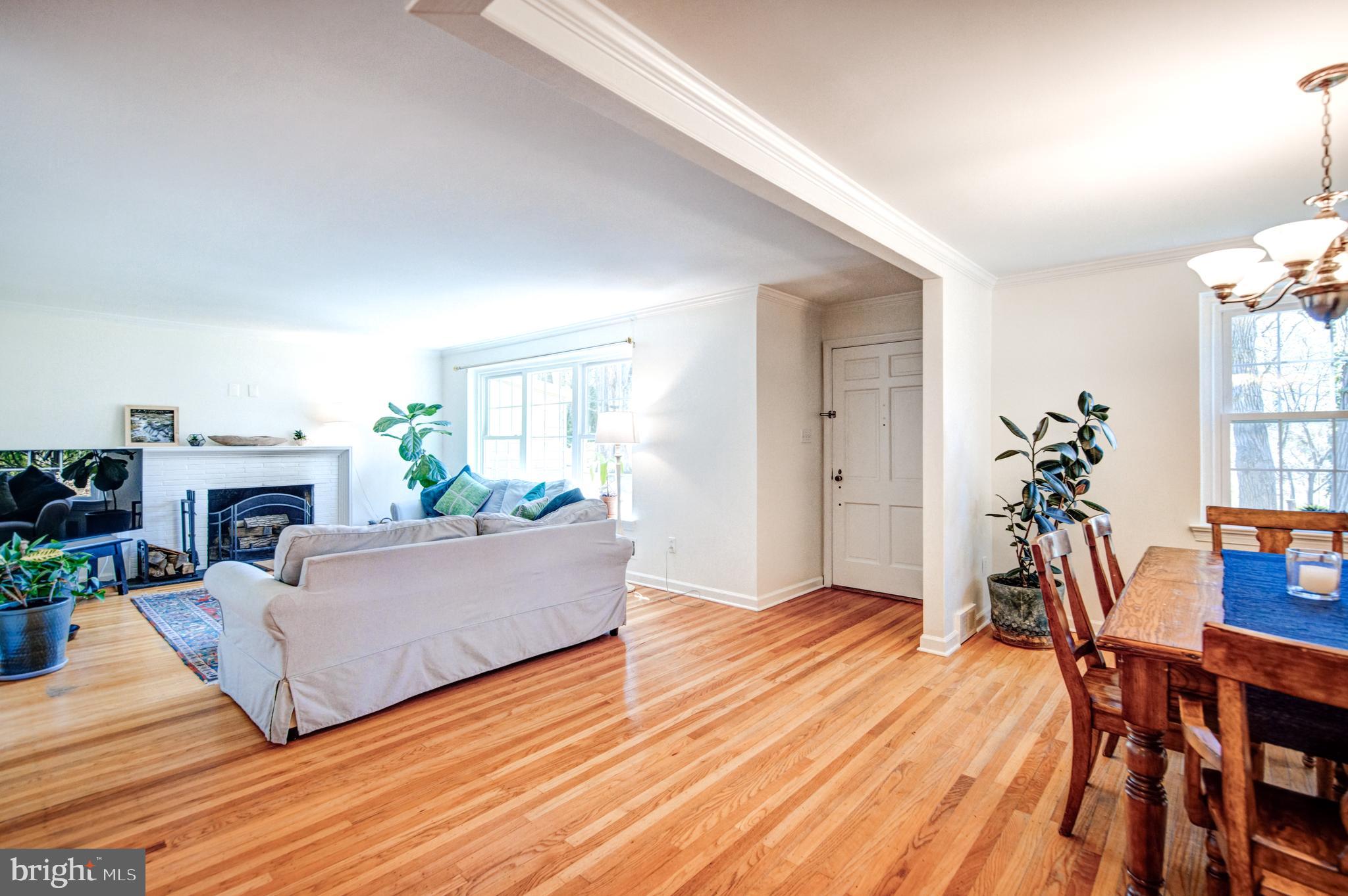 110 Deepdale Road Wayne, PA 19087 - Photo 3 of 39