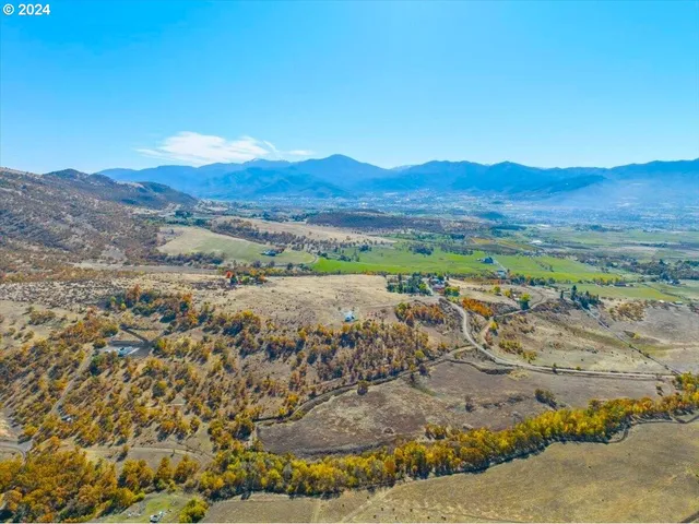 $1,350,000 | 5111 Cherry Lane, Medford, OR 97504