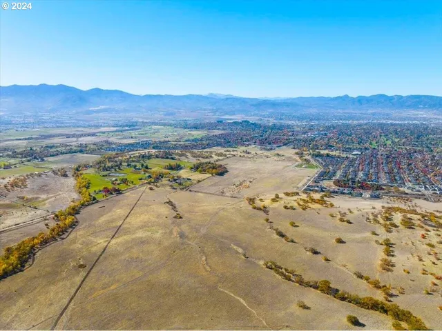 $1,350,000 | 5111 Cherry Lane, Medford, OR 97504