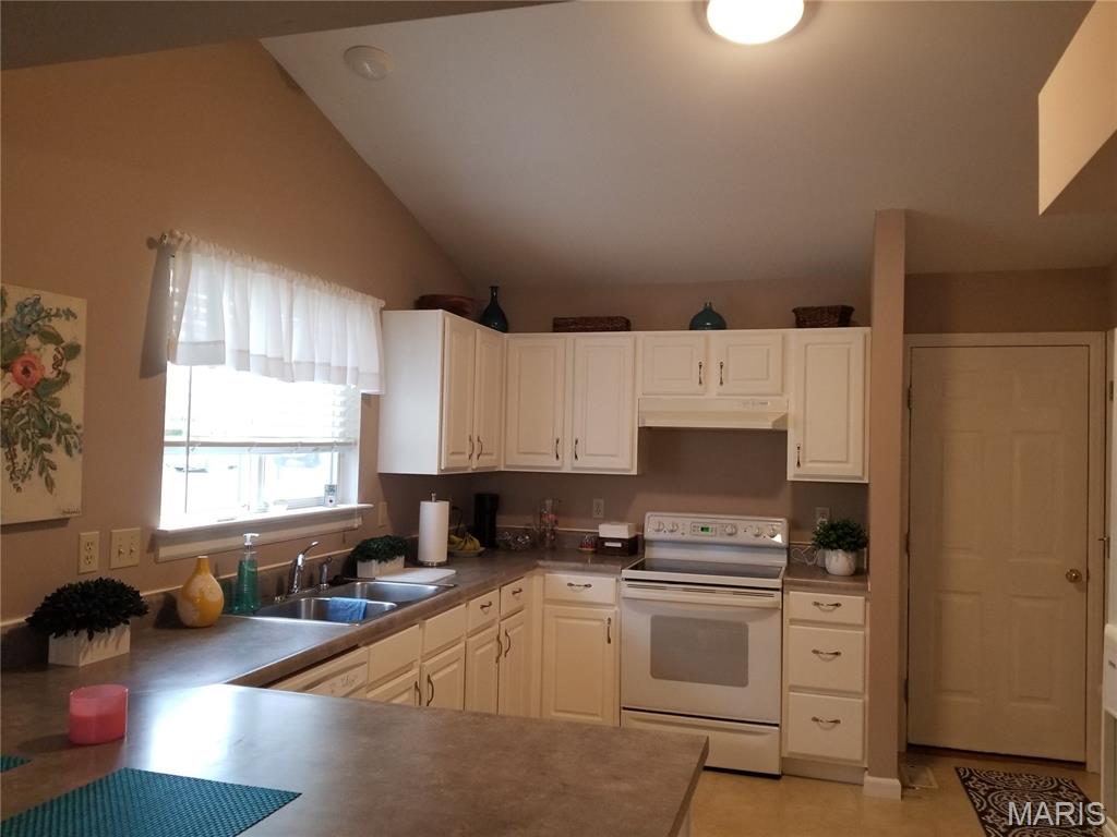 2073 Williamstown Drive St. Peters, MO 63376 - Photo 2 of 17